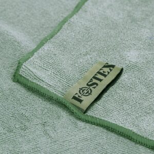 Groene microfiber handdoek van het merk fostex met de afmeting 120x60 centimeter